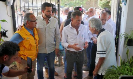 Lemus y Munguía visitan colonias afectadas por lluvias en Vallarta