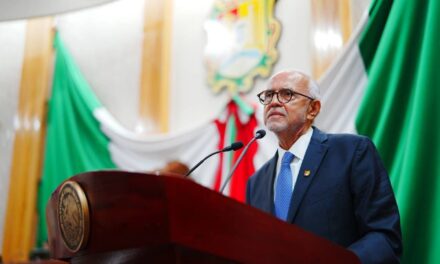 El gobernador de Nayarit atestigua la toma de protesta de nuevas magistradas, magistrados y jueces del Poder Judicial