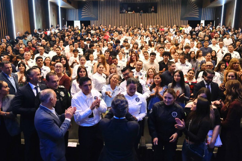 APOYO EDUCATIVO A FAMILIAS DE POLICÍAS EN JALISCO