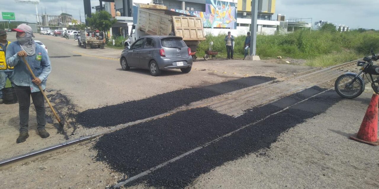 BACHETÓN AVANZA EN AV. PASEO DEL PACÍFICO