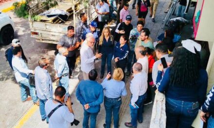GOBERNADOR RESPALDA A COMERCIANTES DEL MERCADO JUAN ESCUTIA