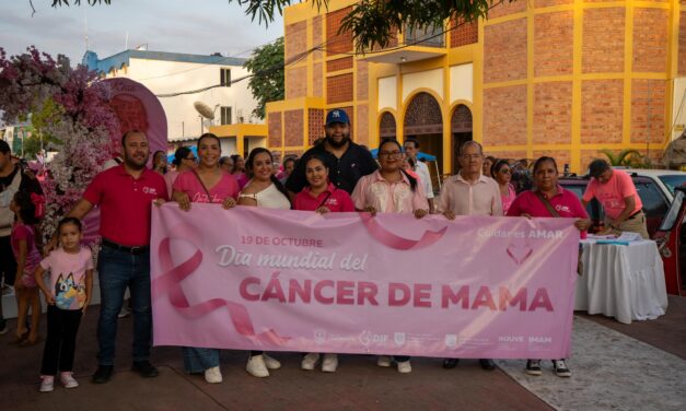 MARCHA EN LA PEÑITA DE JALTEMBA POR EL CÁNCER DE MAMA