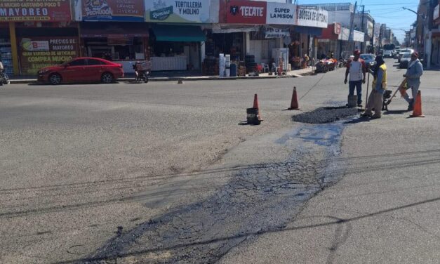 REPARACIÓN DE VIALIDAD EN AV. JUAN CARRASCO, COL. CENTRO, MAZATLÁN