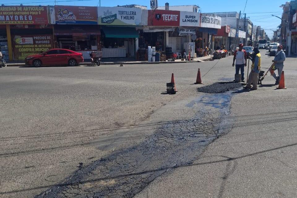 REPARACIÓN DE VIALIDAD EN AV. JUAN CARRASCO, COL. CENTRO, MAZATLÁN