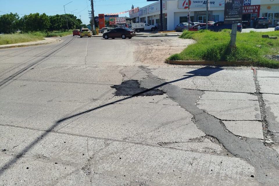 REPARACIÓN DE BACHES EN AV. ÓSCAR PÉREZ ESCOBOSA Y PASEO DEL ATLÁNTICO