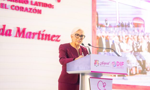 Beatriz Estrada Martínez rinde su Cuarto Informe de Actividades al frente del Sistema DIF Nayarit