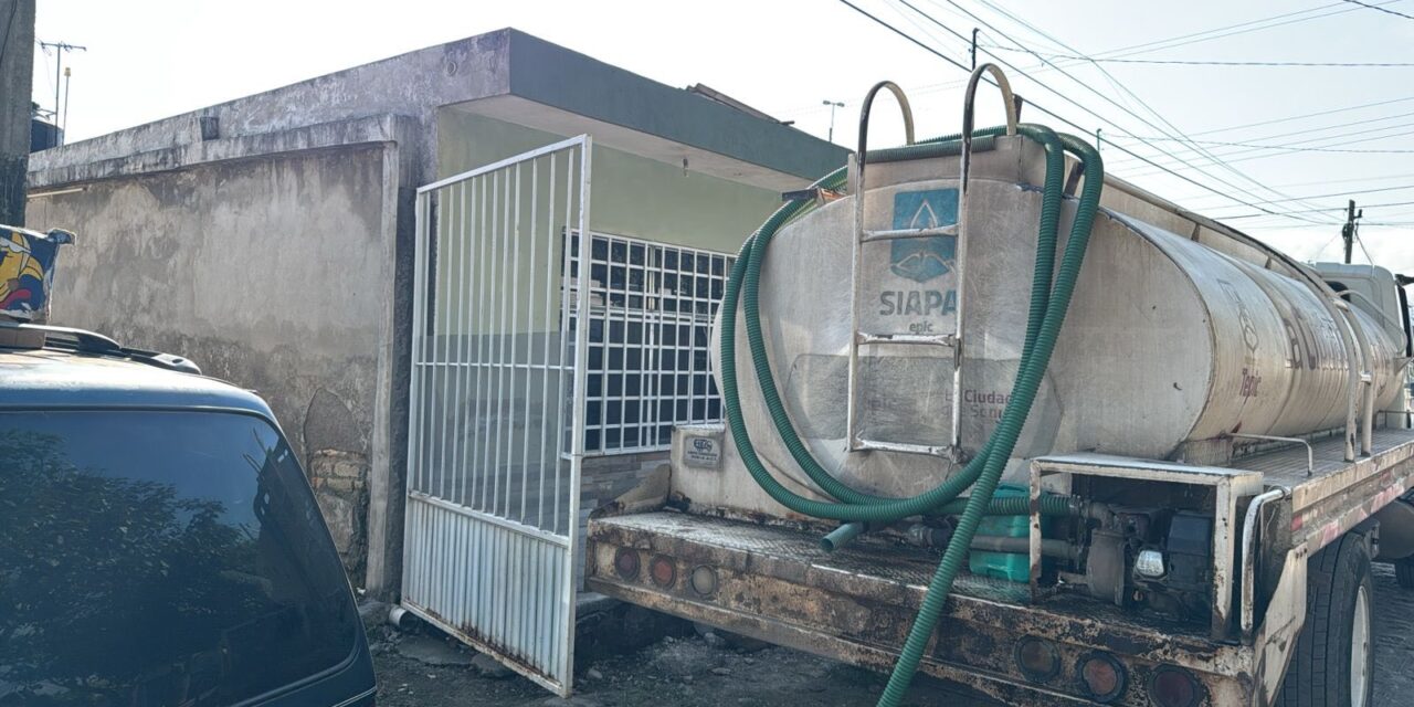 Se atiende falla en válvula que afectó el suministro de agua en colonias Cuesta Barrios y Oriental