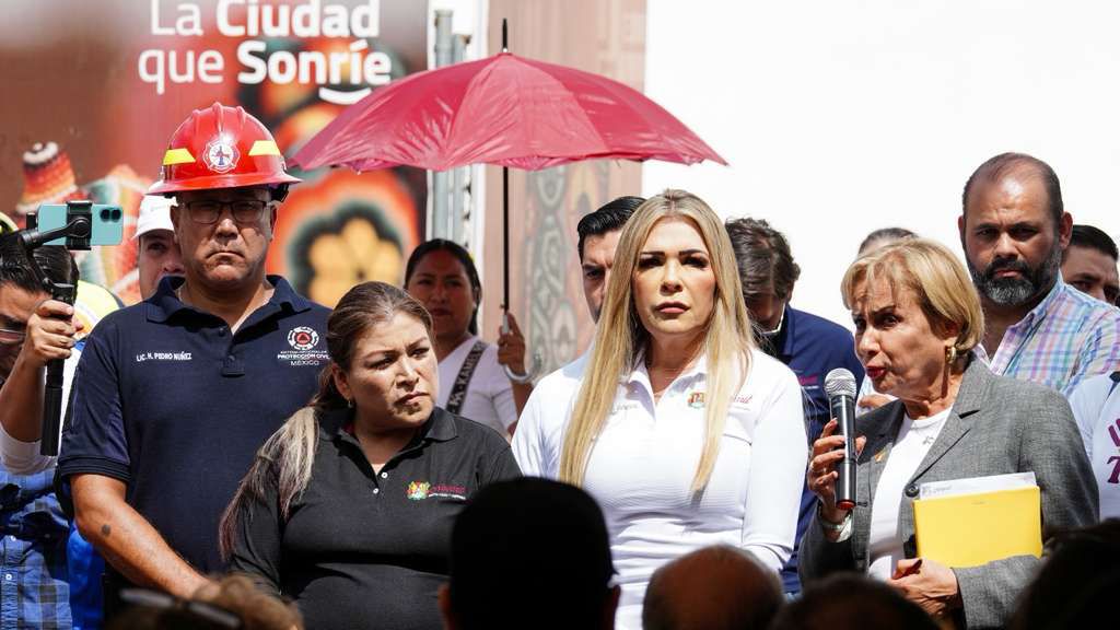 Respalda el gobernador Miguel Ángel Navarro Quintero a locatarios del Mercado Juan Escutia tras el incendio