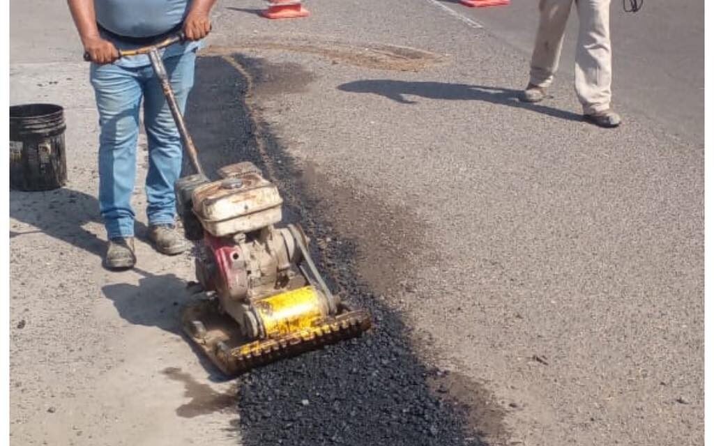 BACHEO EN LA CARRETERA INTERNACIONAL MÉXICO 15