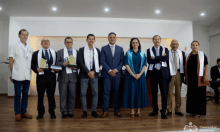 Entrega UAN estímulos y reconocimientos a personal docente