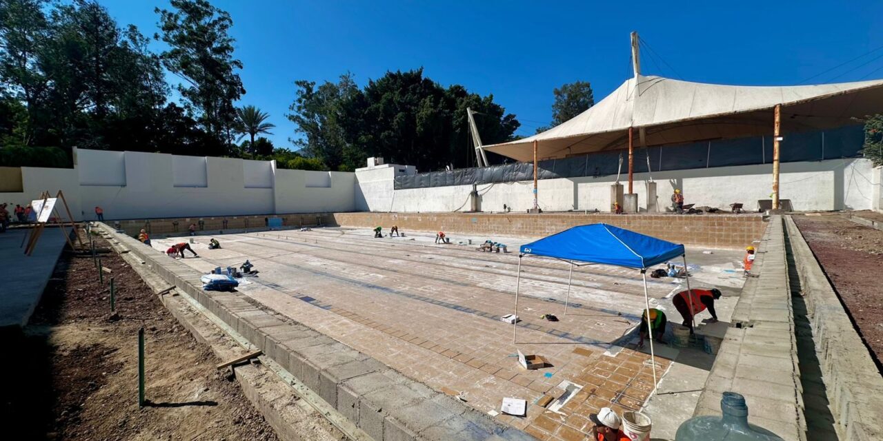 NAVARRO QUINTERO SUPERVISA REHABILITACIÓN DE LA ALBERCA OLÍMPICA