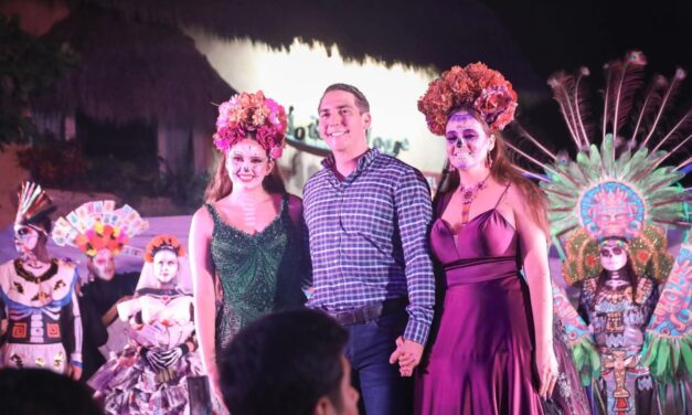 HÉCTOR SANTANA INAUGURA EL FESTIVAL INTERNACIONAL DE DÍA DE MUERTOS