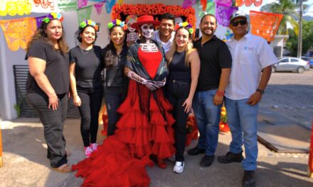 FAMILIA SEAPAL RINDE HOMENAJE A SUS COMPAÑEROS