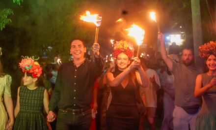 HÉCTOR SANTANA ENCABEZA PROCESIÓN EN SAYULITA
