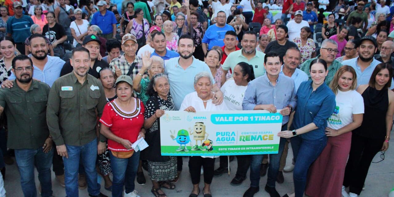 Entrega SEAPAL tinacos a mil 200 personas en Ixtapa