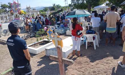 OPERATIVO DE DÍA DE MUERTOS GARANTIZA LA SEGURIDAD EN LOS PANTEONES