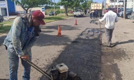 BACHEO EN AV. INSURGENTES MEJORA LA MOVILIDAD EN MAZATLÁN
