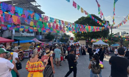 MÁS DE 40 MIL VALLARTENSES VISITAN LOS PANTEONES EN DÍA DE MUERTOS