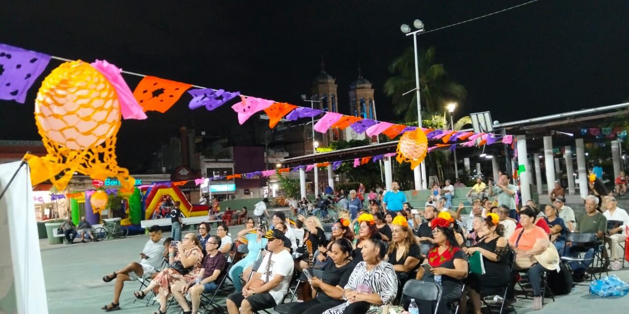 “UNA VELADA EN EL PUERTO” FUE UN ÉXITO EN LA PLAZA DEL PITILLAL