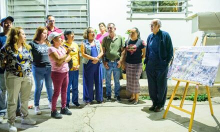 NAVARRO QUINTERO DIGNIFICA CALLES EN TEPIC