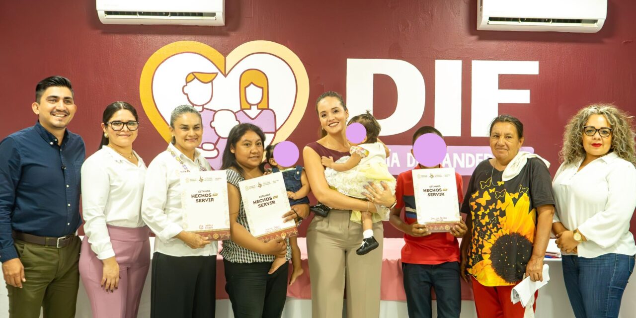 TRES PEQUEÑITOS RECIBEN SU REGISTRO CIVIL EN BAHÍA DE BANDERAS