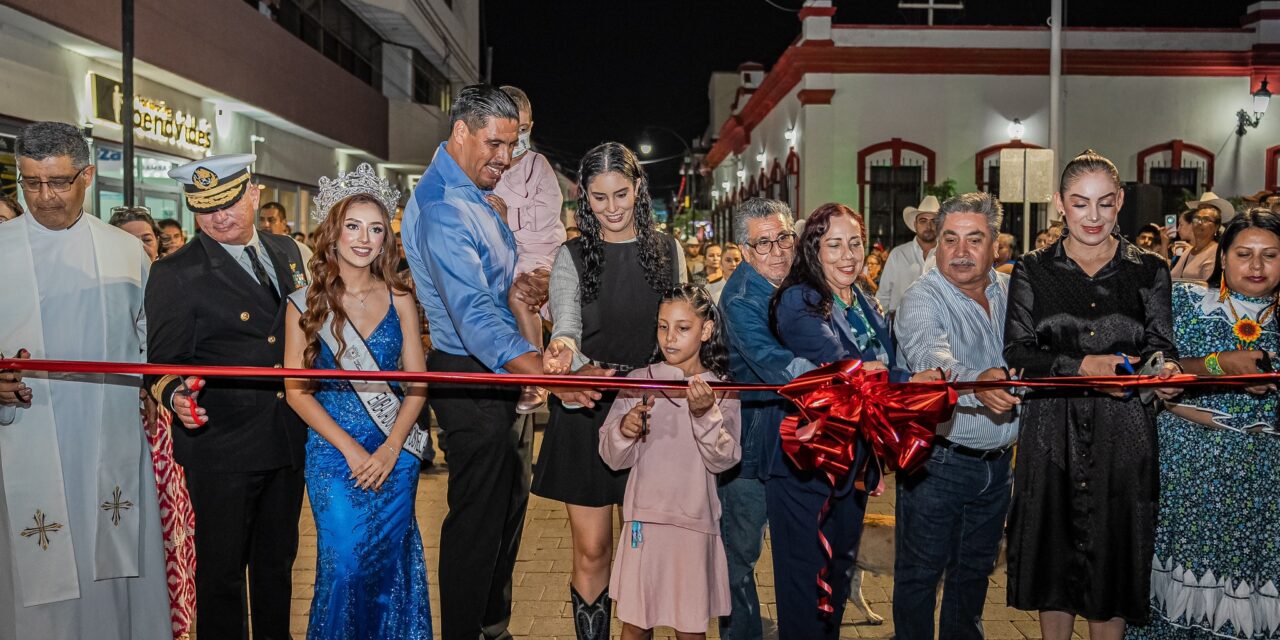 COMPOSTELA CELEBRA EL DESFILE DE ROMPIMIENTO DE LA FIESTA JURADA