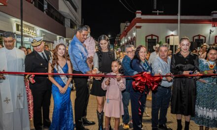 COMPOSTELA CELEBRA EL DESFILE DE ROMPIMIENTO DE LA FIESTA JURADA
