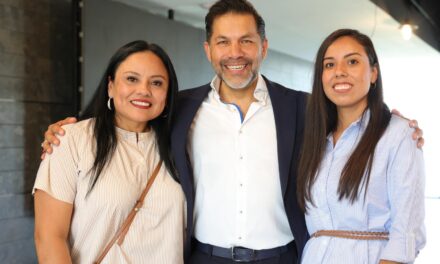 Servidores públicos reciben conferencia sobre Desarrollo del Potencial Humano