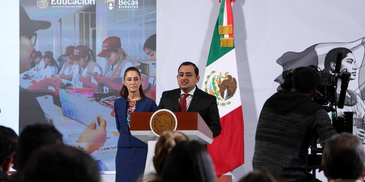 Inicia entrega de reposición de las tarjetas vencidas a becarios del Bienestar: Julio León