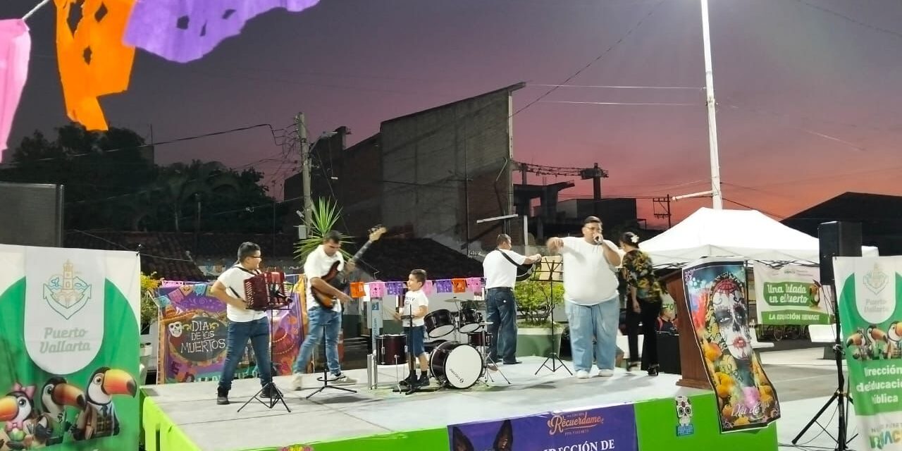 Una Velada en el Puerto fue un éxito en la Plaza del Pitillal