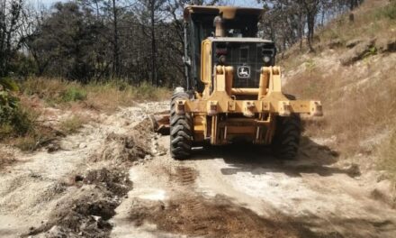Trabaja Gobierno de Jala por el bienestar y la conectividad de la zona serrana