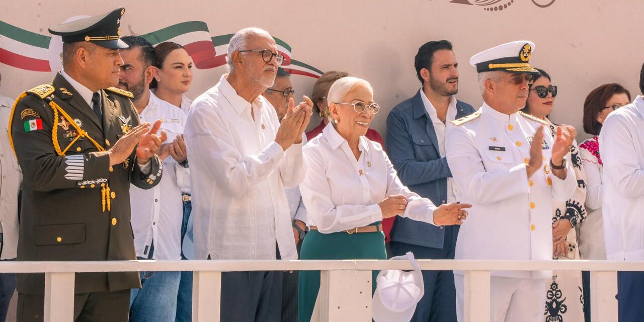 Gobernador preside desfile del CXV Aniversario de la Revolución Mexicana en Nayarit