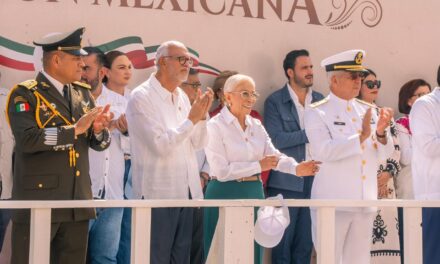 Gobernador preside desfile del CXV Aniversario de la Revolución Mexicana en Nayarit