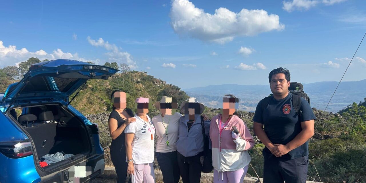 Bomberos Estatales localizan a 7 femeninas extraviadas en el volcán Ceboruco