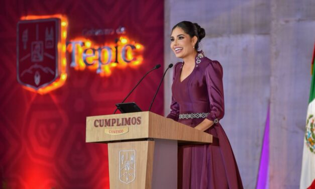 Ante miles de tepicenses: Geraldine comparte resultados de cuatro años de transformación