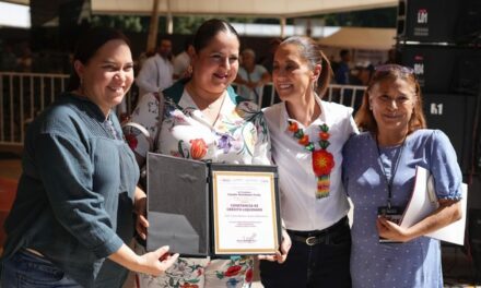 Presidenta Claudia Sheinbaum entrega 510 escrituras y constancias de reducción en Tepic, Nayarit: “Se está haciendo por justicia”