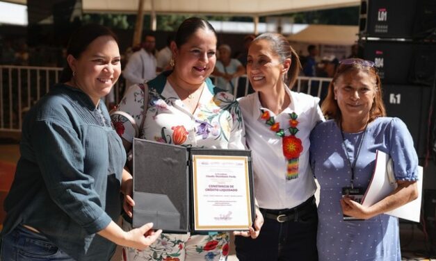 Presidenta Claudia Sheinbaum entrega 510 escrituras y constancias de reducción en Tepic, Nayarit: “Se está haciendo por justicia”