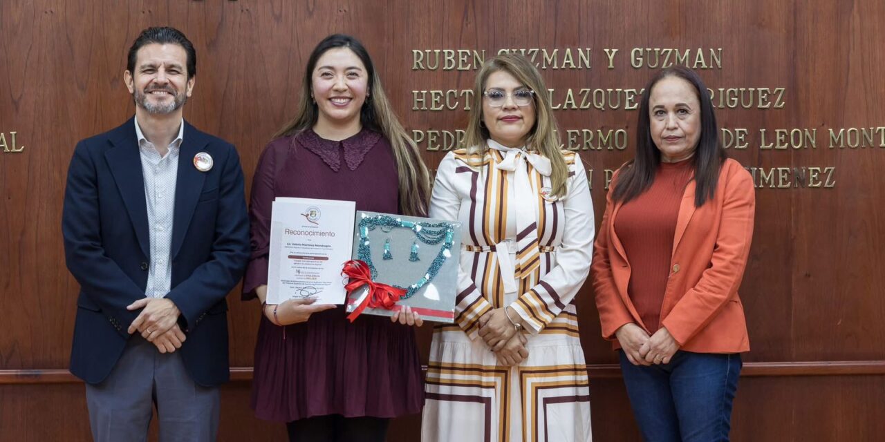 Poder Judicial de Nayarit impulsa conferencia sobre violencia digital con perspectiva de género.