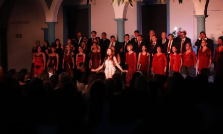 Mazatlán se iluminó con el espíritu de Broadway