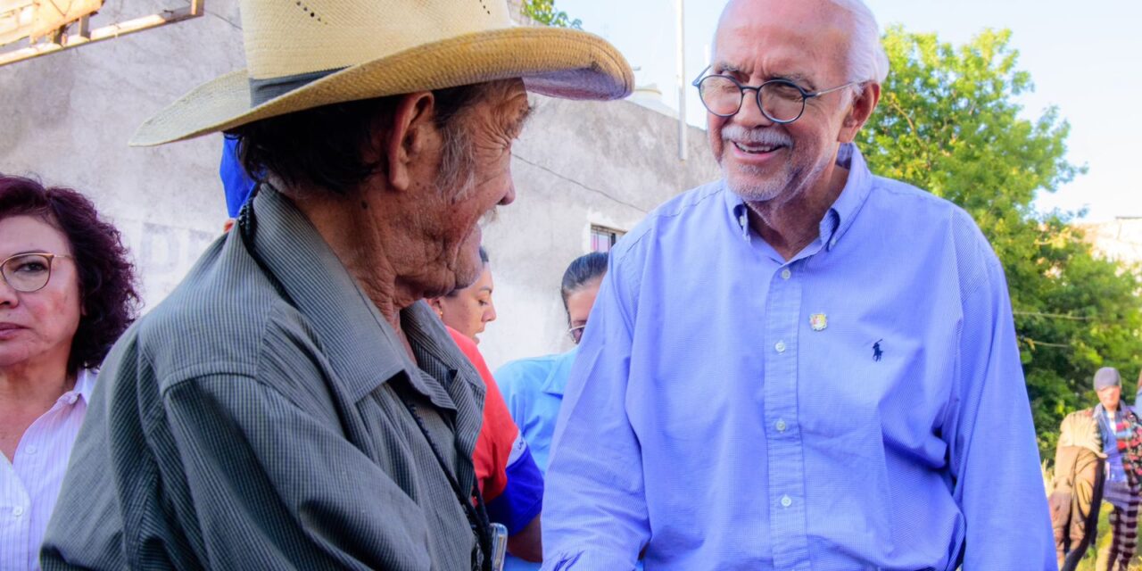 Tras más de 35 años, Gobierno del Estado construye colector sanitario en la colonia Acayapan