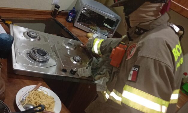 Elementos de nuestra dependencia atendieron de manera inmediata el reporte de un incendio en casa habitación, registrado en la colonia 5 de Diciembre