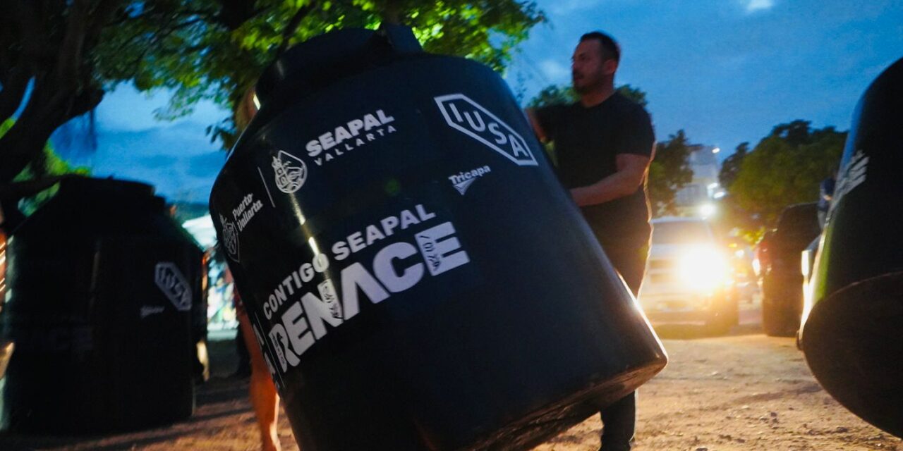 TINACOS DE SEAPAL LLEGAN A LA COLONIA INDEPENDENCIA