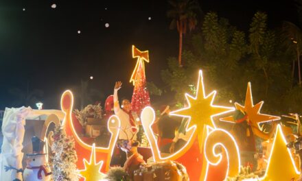 DESFILE NAVIDEÑO LLENO DE ALEGRÍA EN BAHÍA DE BANDERAS