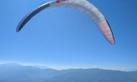 PILOTOS CANADIENSES SOBREVUELAN EL VOLCÁN CEBORUCO