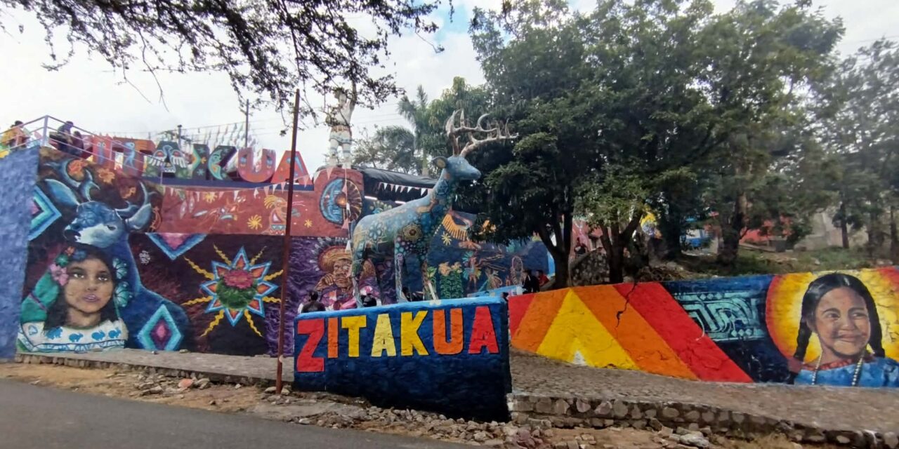 LA ZITÁCUA BRILLA CON ARTE Y TRADICIÓN