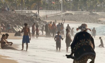 SALVAMENTO ACUÁTICO REFUERZA VIGILANCIA EN PLAYAS DURANTE EL OPERATIVO GUADALUPE–REYES