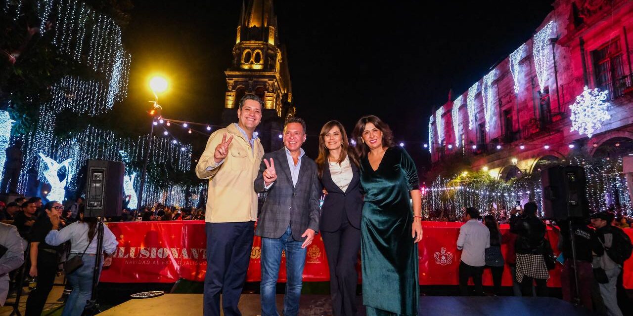 INAUGURAN PISTA DE HIELO EN GUADALAJARA