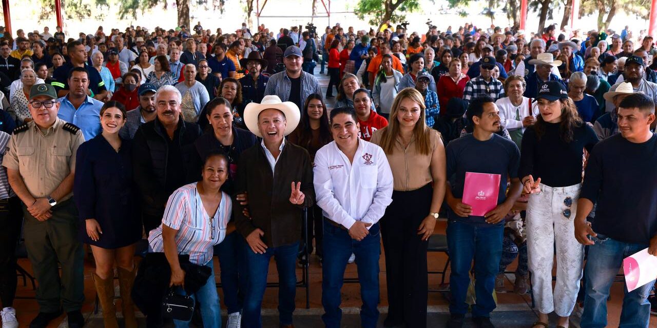 APOYAN A FAMILIAS AFECTADAS EN TOTOTLÁN