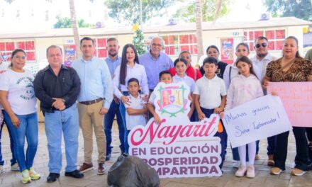 Gobernador Miguel Ángel Navarro Quintero dignifica espacios educativos en Xalisco y Tepic