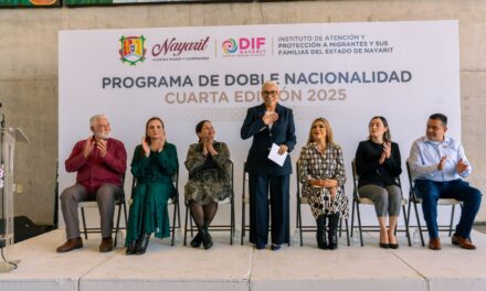 Garantiza Beatriz Estrada el derecho a la identidad con entrega de actas de doble nacionalidad